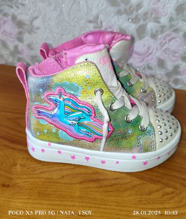 Фірмові кеди на дівчинку