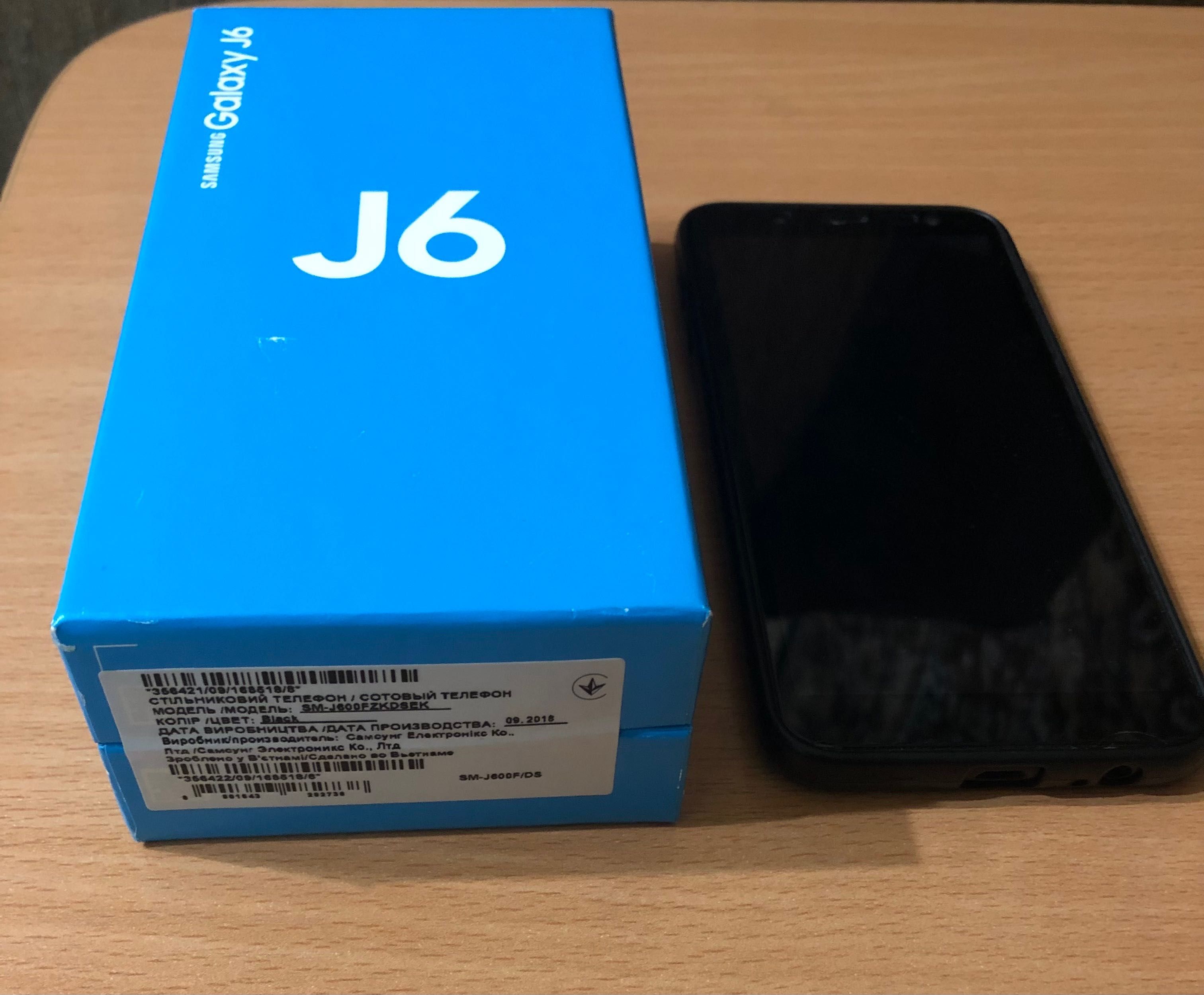 Телефон Samsung J6