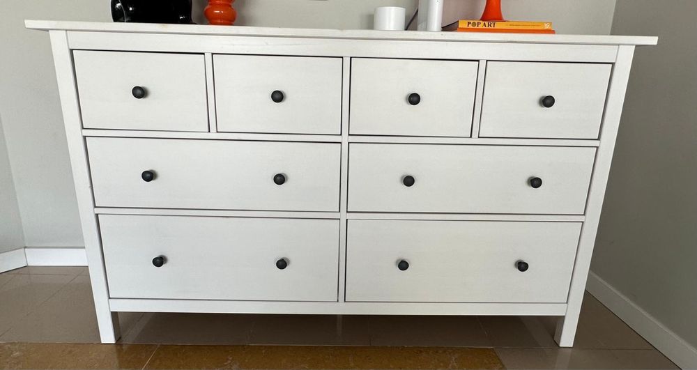 Comoda Hemnes Velatura Branca 8 gavetas