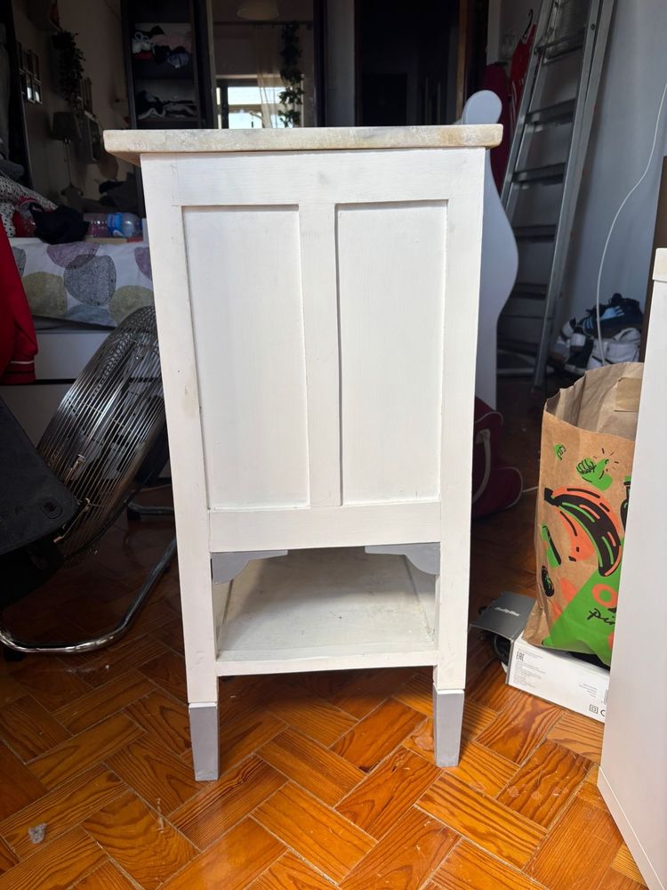 Mesa de cabeceira