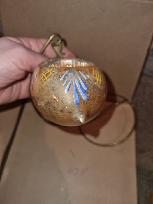 Stara bombka PRL wklęsła