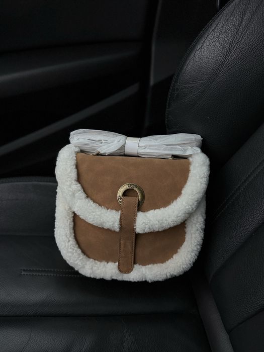 Жіноча сумка-кросбоді UGG Heritage Suede рижа беж замша замшева