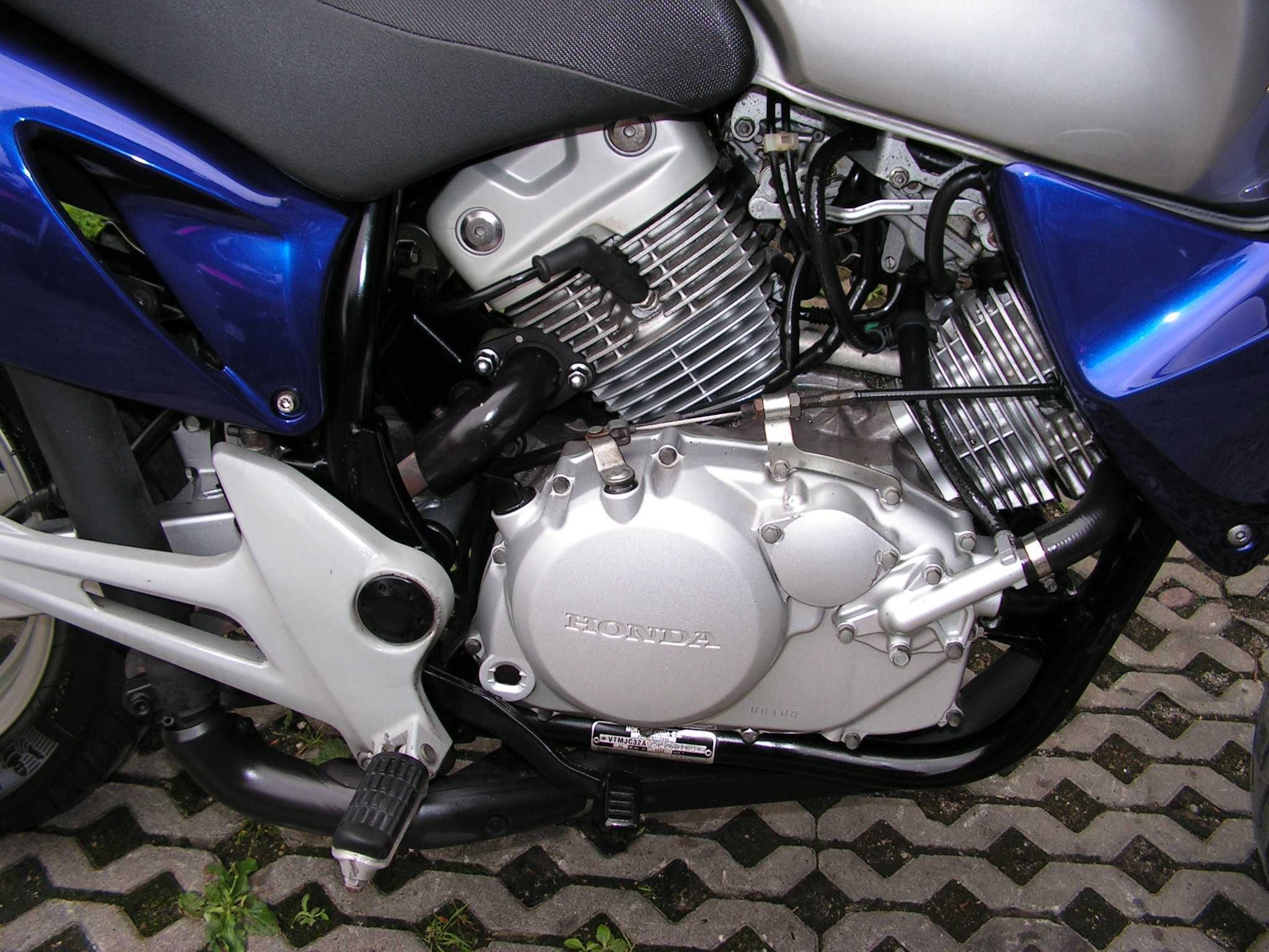 HONDA VARADERO 125 XL cm shadow XR yamaha dt wr mt cbr cbf kat B 2005r