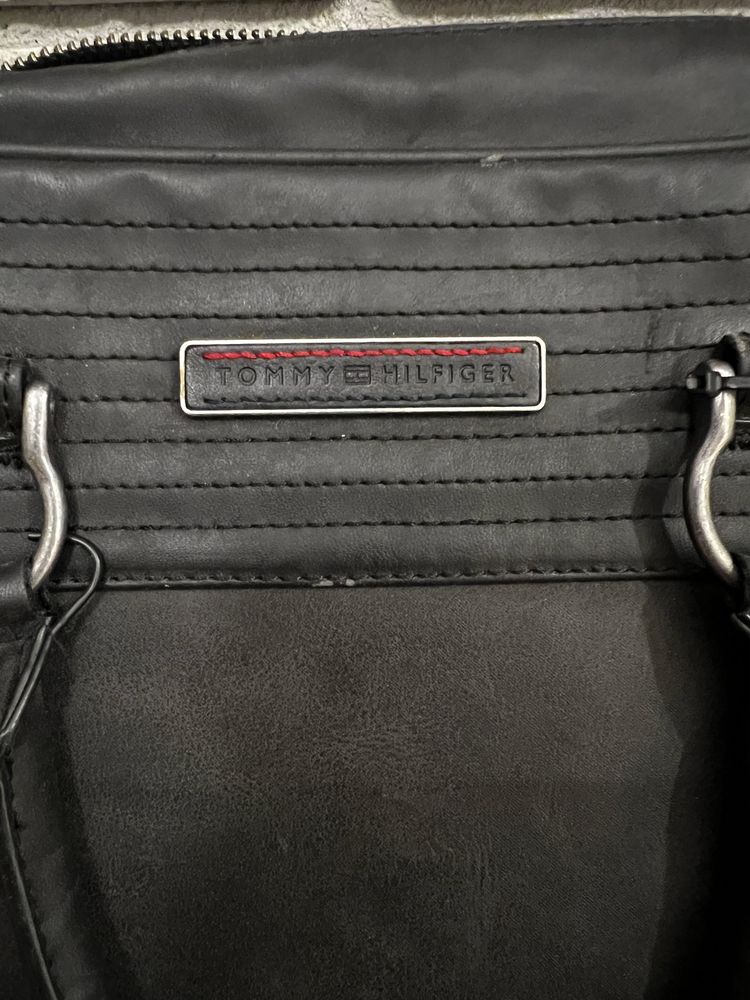 Torba Tommy Hilfiger na laptopa skórzana