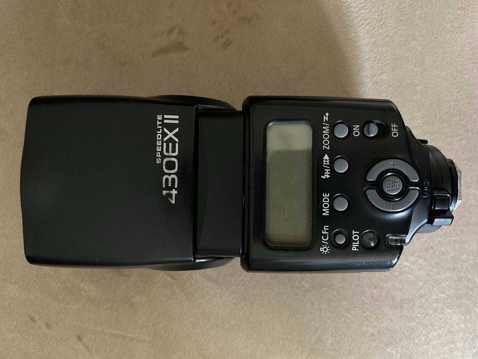 Aparat Canon 5D Mark II + wiele dodatkowych rzeczy