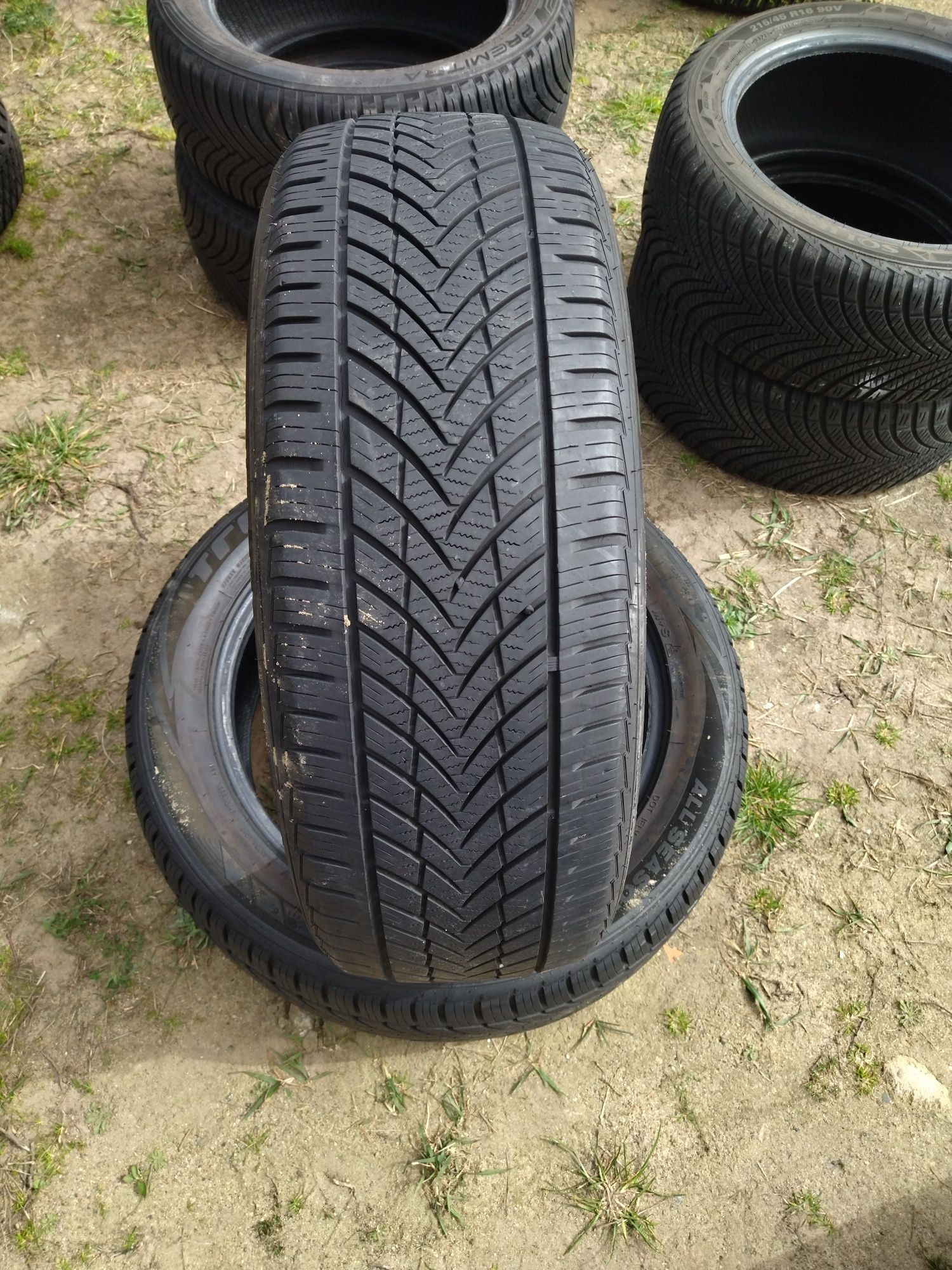 Opony wielosezonowe 215/55R18 Trocmoh