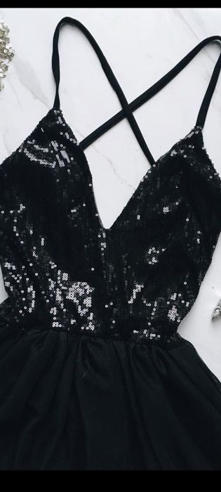 54. Piękna sexowna czarna rozkloszowana sukienka sylwester cekiny