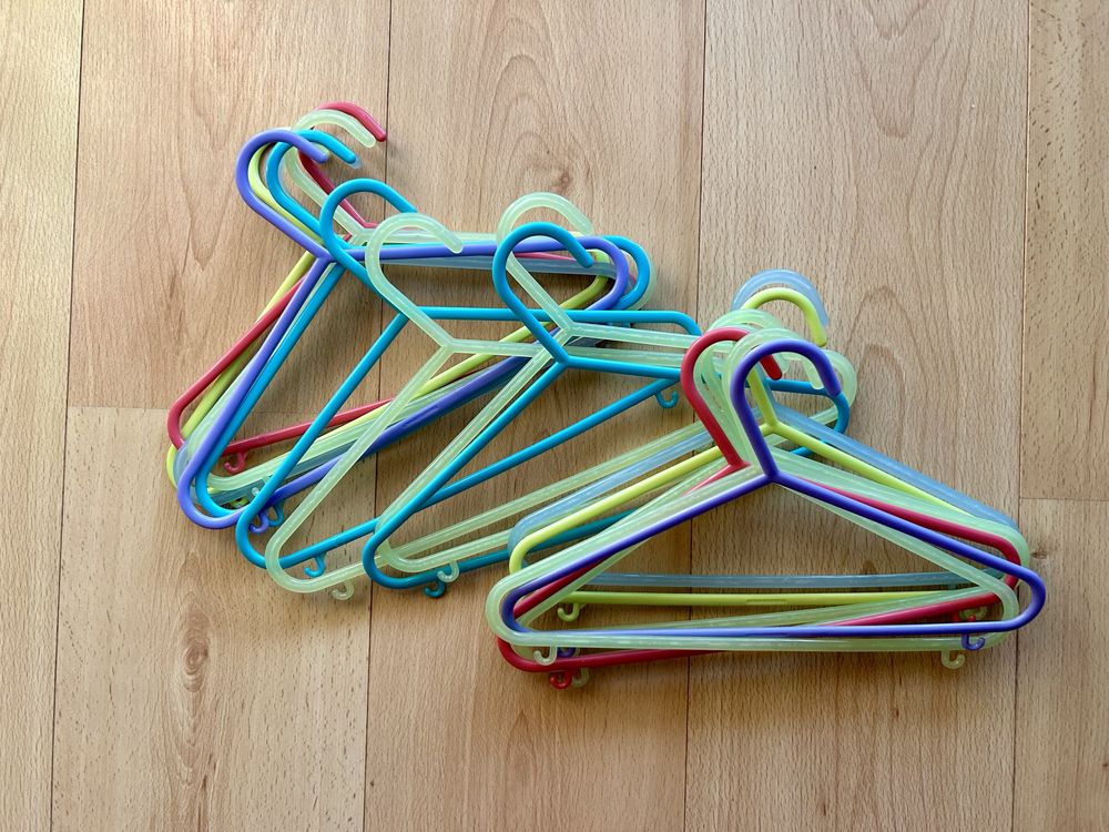 Cabides para roupa de crianca - lote  de 19
