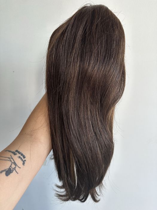 Peruka naturlany braz 100% wlosy ludzkie z delikatnymi pasemkami