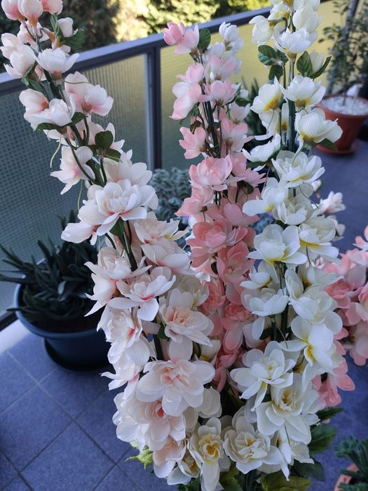 Flores artificiais, 7 pés, como novas