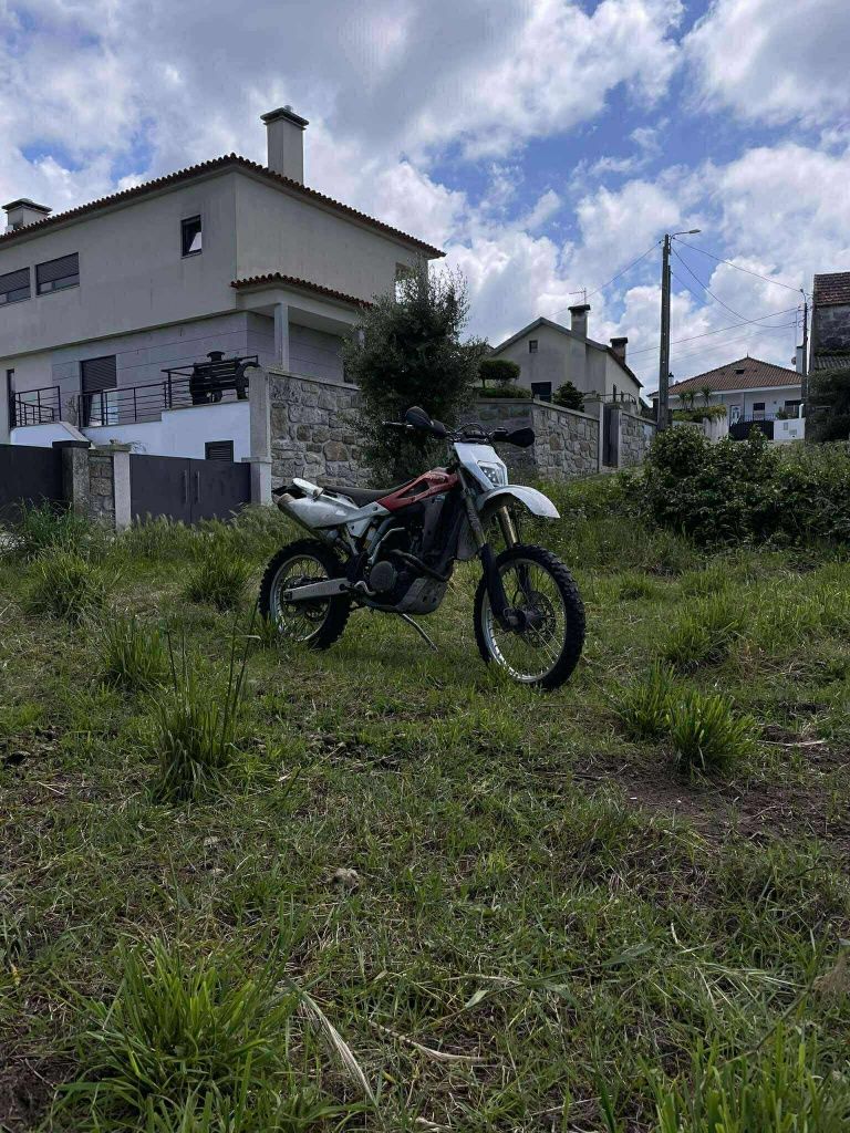 Husquvarna 250cc 2007
