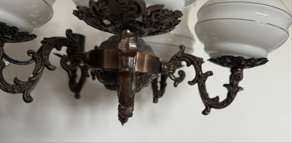 Lampa wisząca w starym stylu PRL