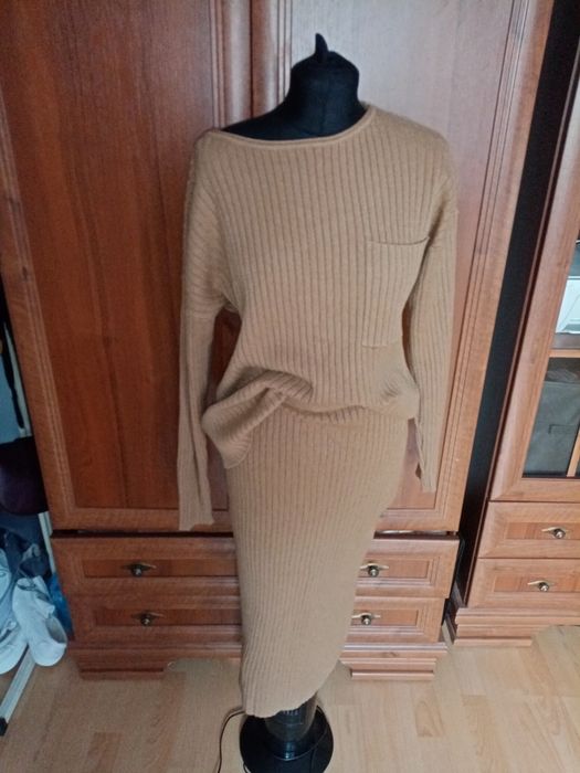 Komplet sweterkowy spódnica sweter karmelowy