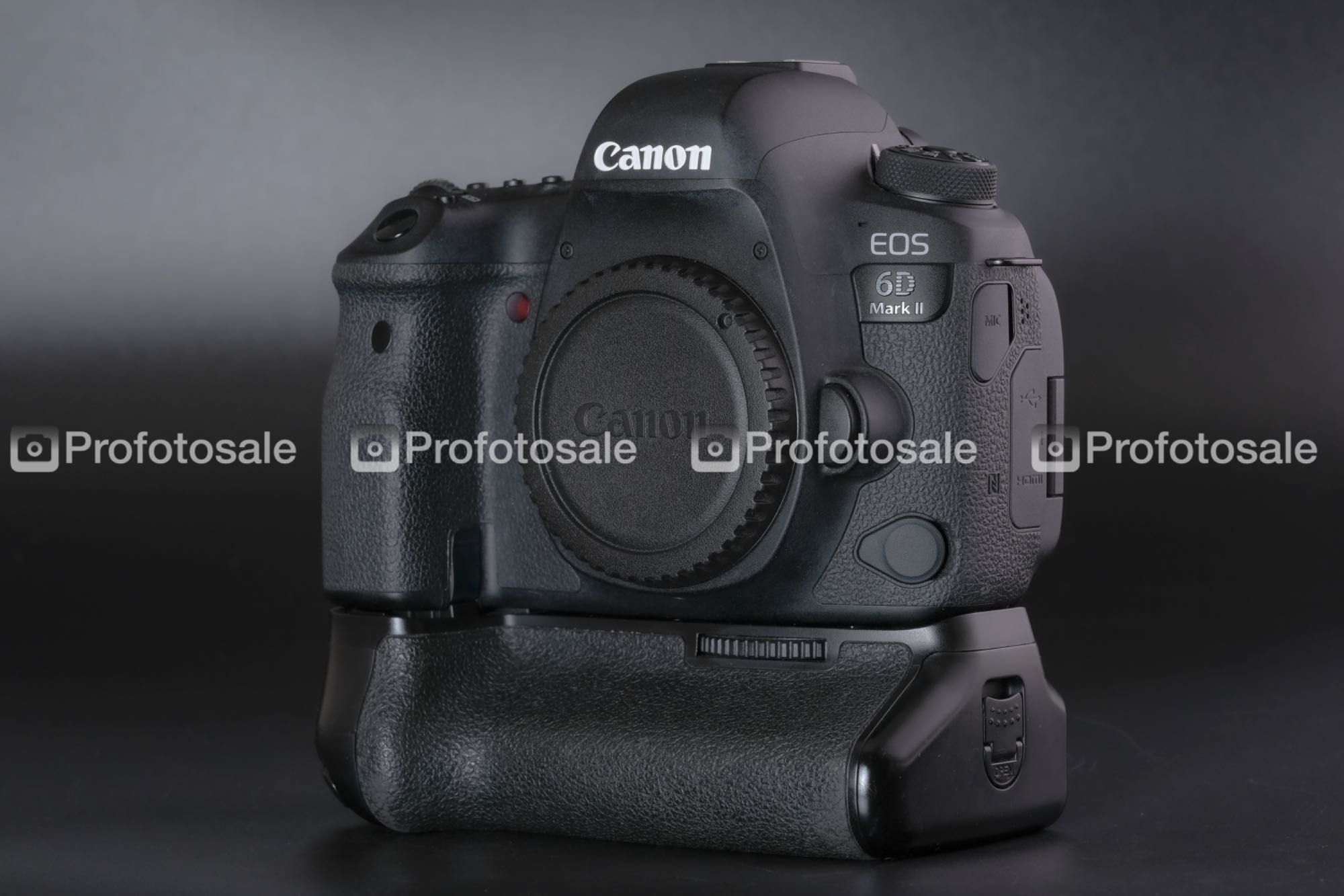 Фотоапарат Canon EOS 6D Mark II