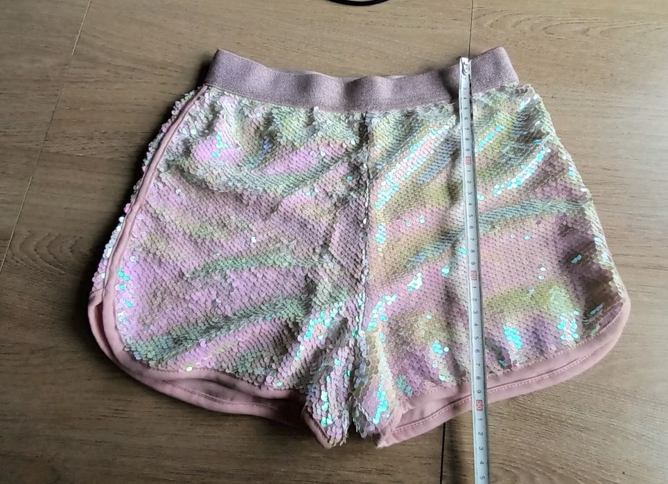 Belle du Jour krótkie spodenki z cekinami