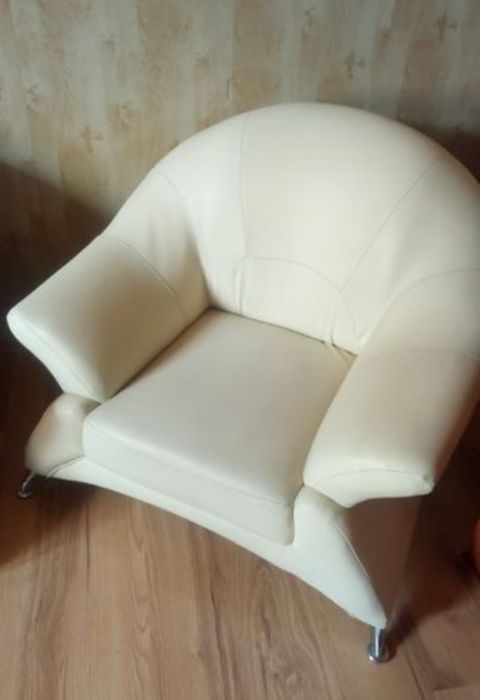 Sofa i jeden fotel