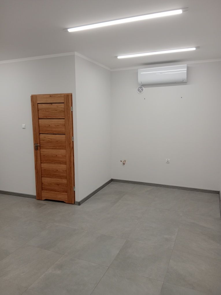 Wynajmie lokal 32 m - z parkingiem super lokalizacja