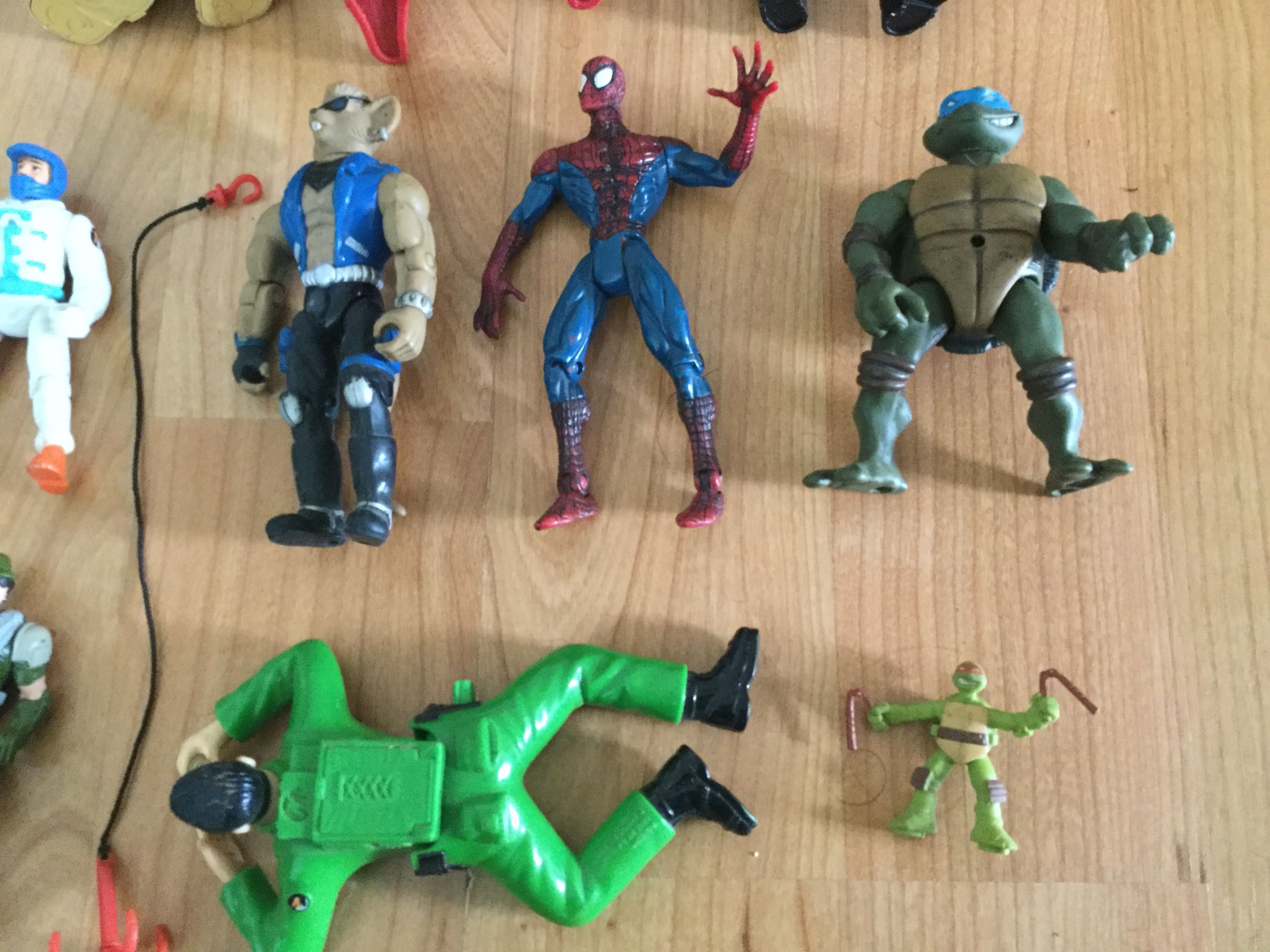 Várias Figuras de Acção (Action Man, TMNT, Spider Man, Marvel, MRM)