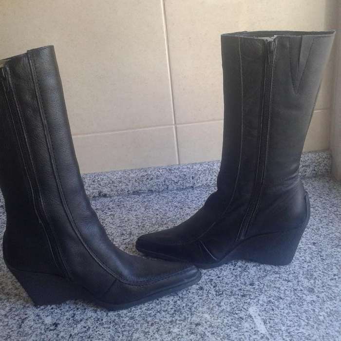 Botas Senhora em Pele Preta