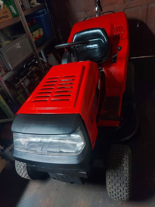 Sprzedam traktor-kosiarka MTD Rh 125 z koszem.