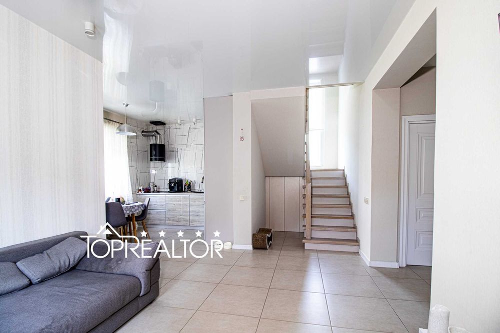 Продам 2-поверховий будинок з ремонтом Флорінка-2 (Флоринка)