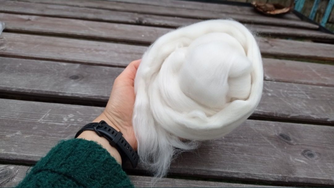 Wełna czesankowa biała merino 18 mic 50 gr czesanka wełniana