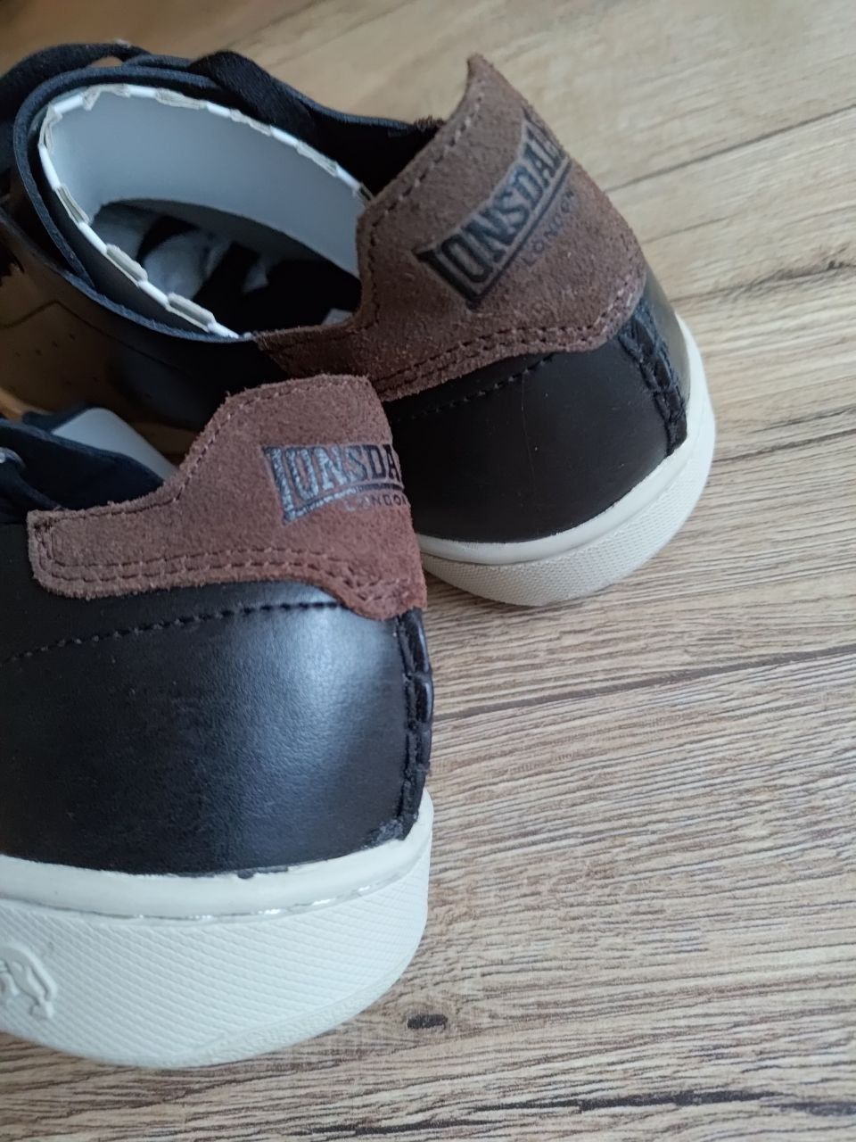 Buty Lonsdale. Skóra naturalna. Rozmiar 45.