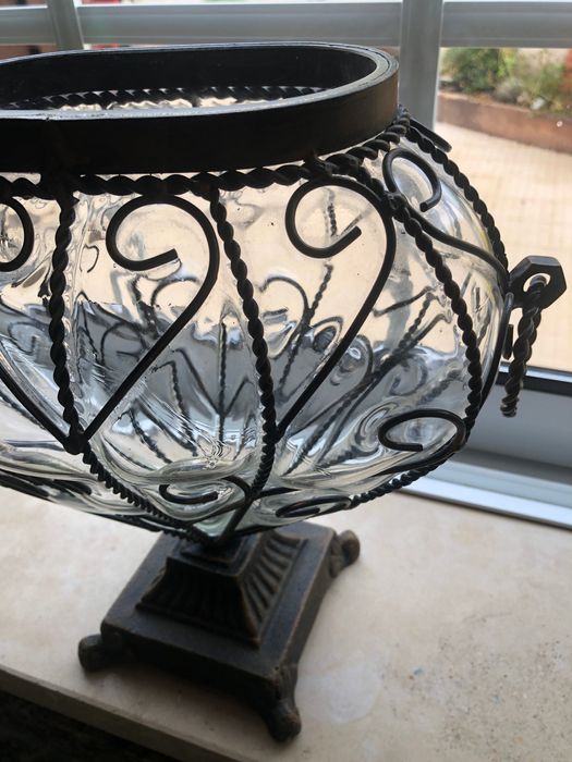 Jarra decoração em metal e vidro