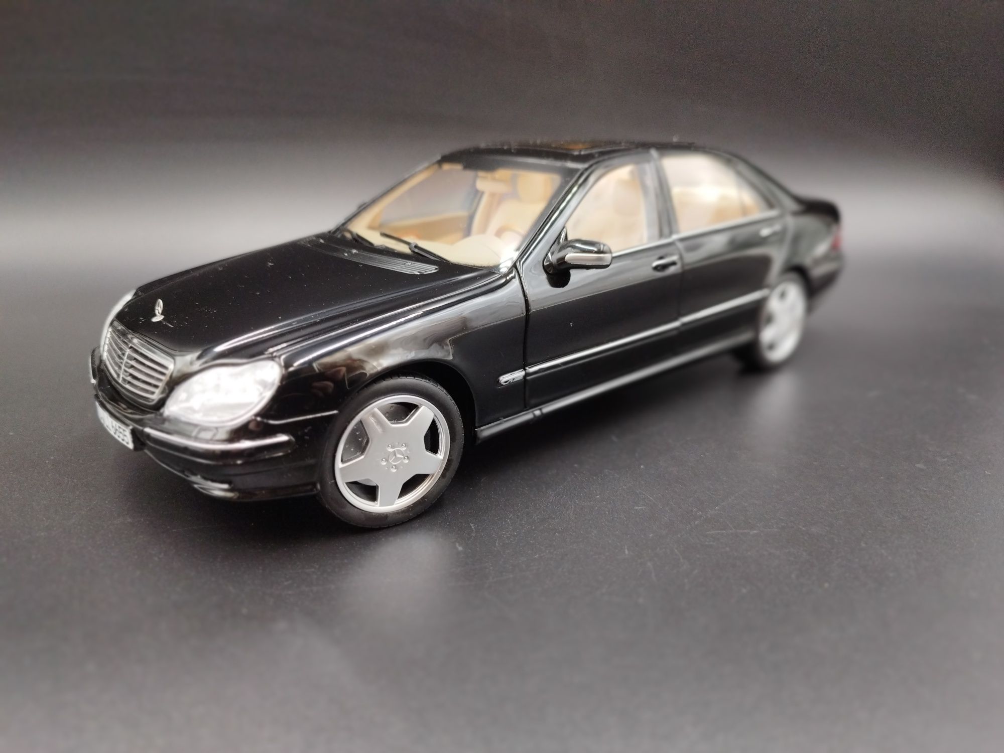 1:18 Norev 2000 Mercedes S55 AMG W220 model nowy 
Kod producenta:	1838