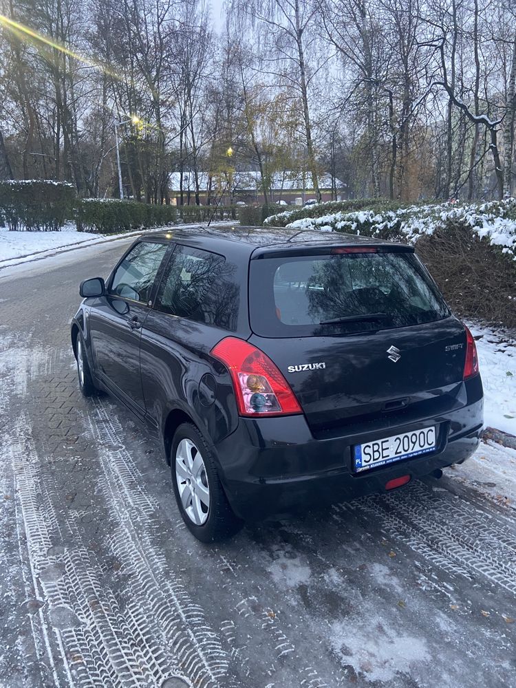 Suzuki Swift IV 2010 alufelgi [niski przebieg) 2 komplety opon