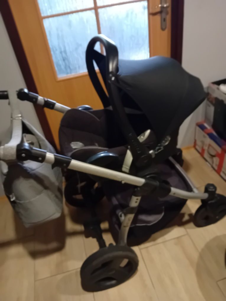 Wózek niemowlecy plus 2 foteliki