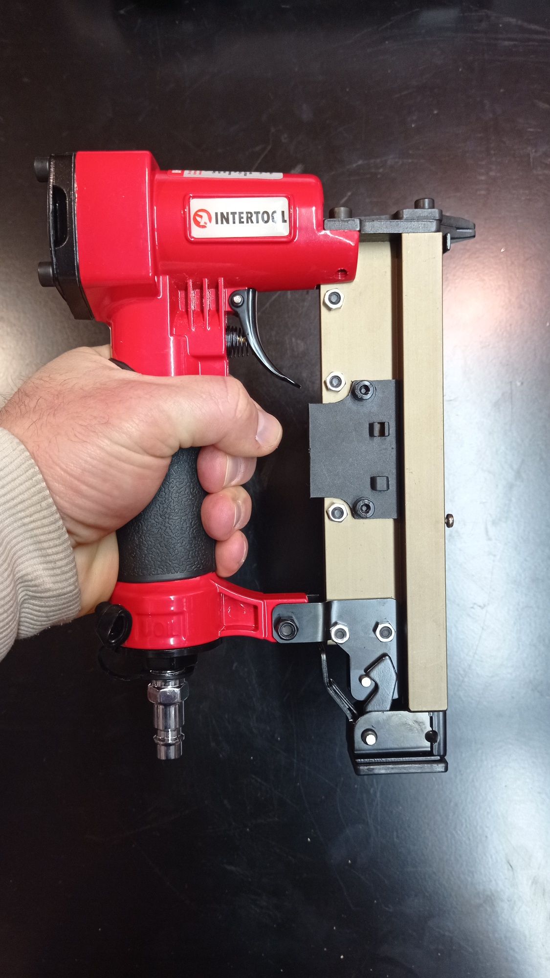 Степлер пневматичний для шпильки, цвяхів, скоби INTERTOOL PT-1611