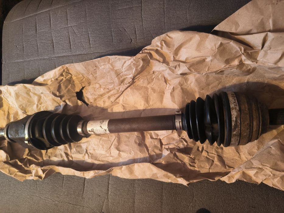 Полуось на  logan/sandero 1.6 (k4m)