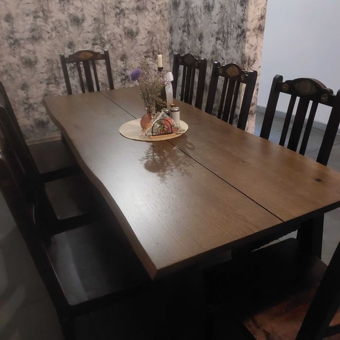 Meble - stoly, kanapy, kszesła.