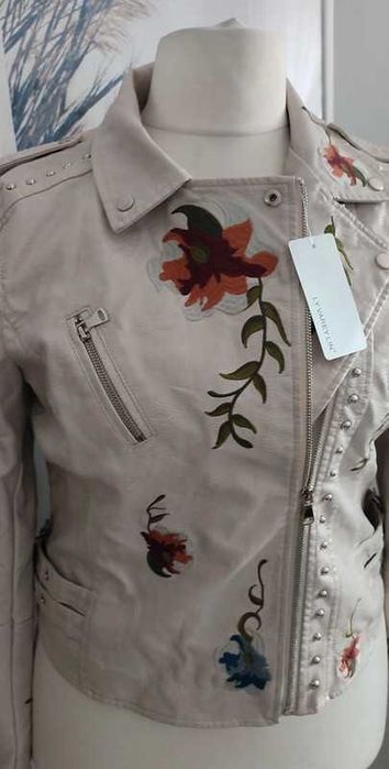 Nowa elegancka beżowa ramoneska eko skóra  haftowane kwiaty dżety 44