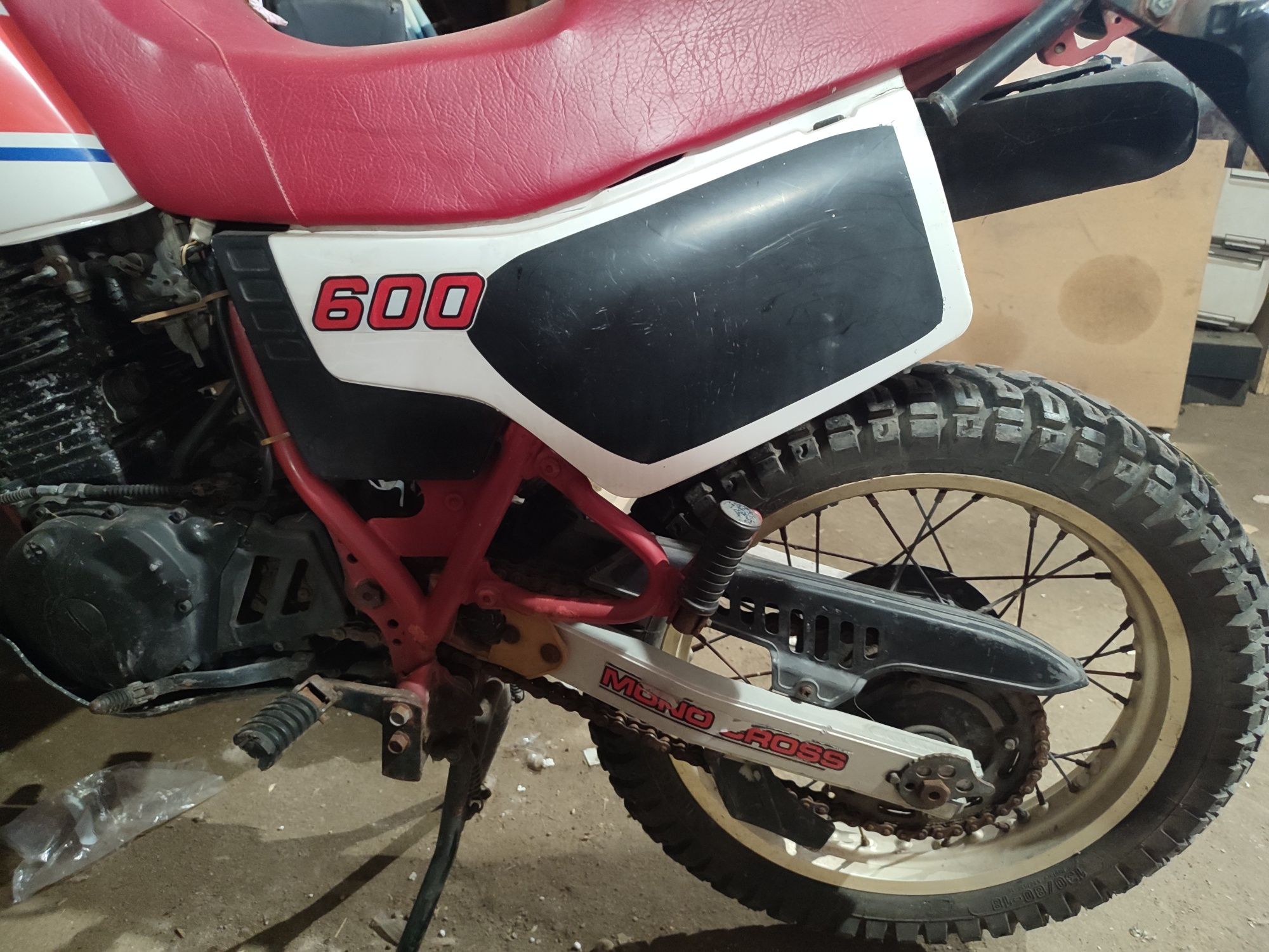 Yamaha XT 600 motocykl enduro oldtimer