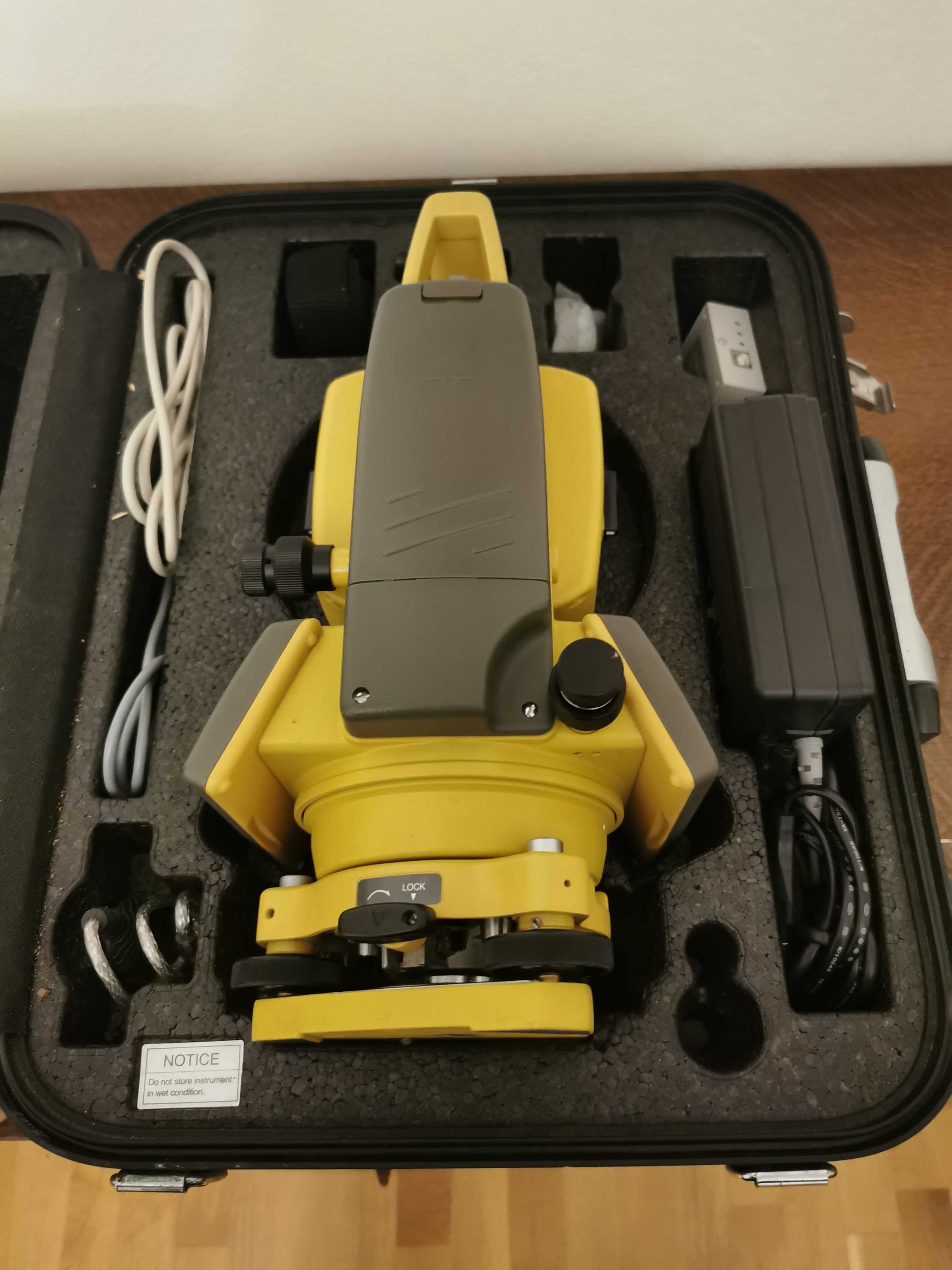 Tachimetr elektroniczny GTS-105N