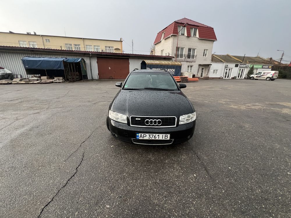 Ауди А4 quatrro s_line 2.5 TDI механика