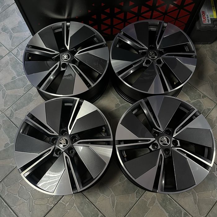 Комплект нових дисків 8jx19 H2 ET45 на škoda enyaq