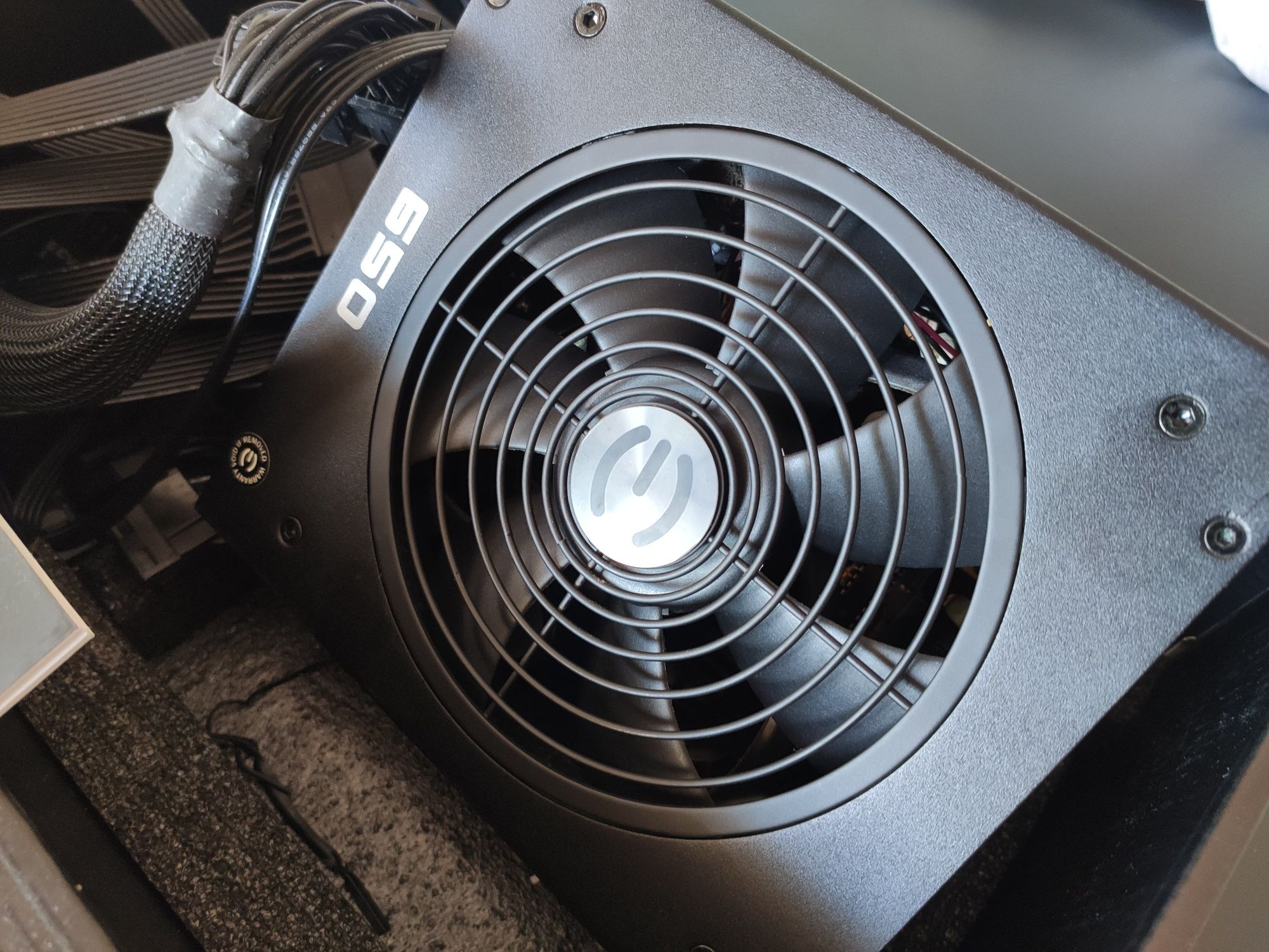 PSU fonte de alimentação EVGA GQ 650w 80PLUS GOLD