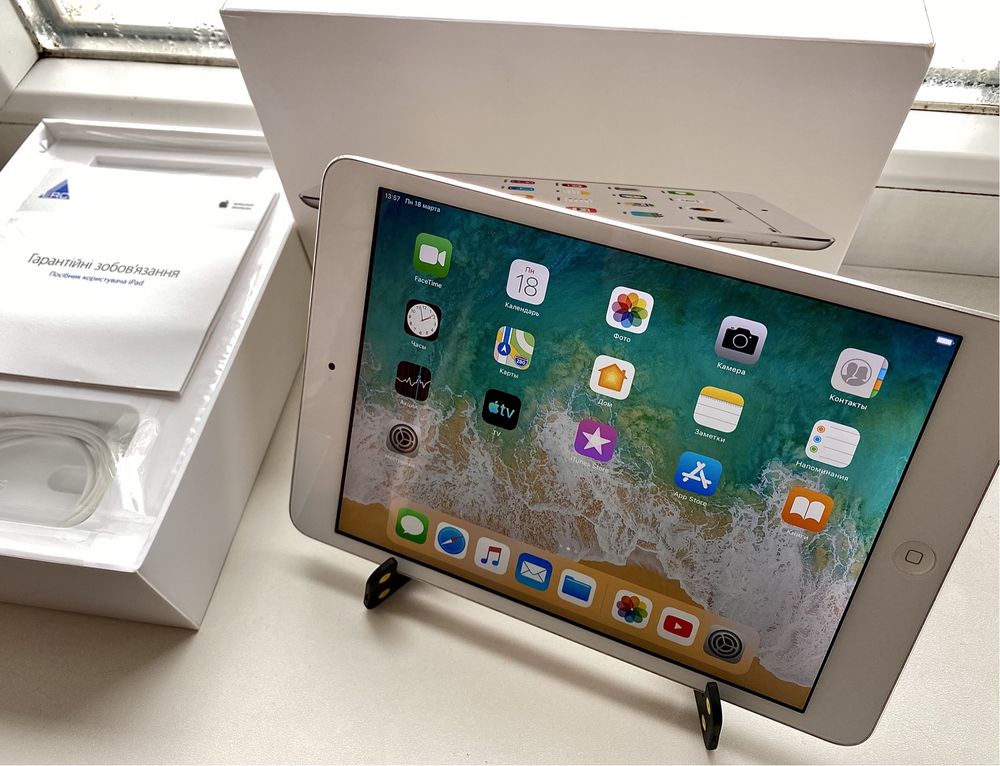 iPad Mini 2 Wi-Fi A1489 + подарок игры