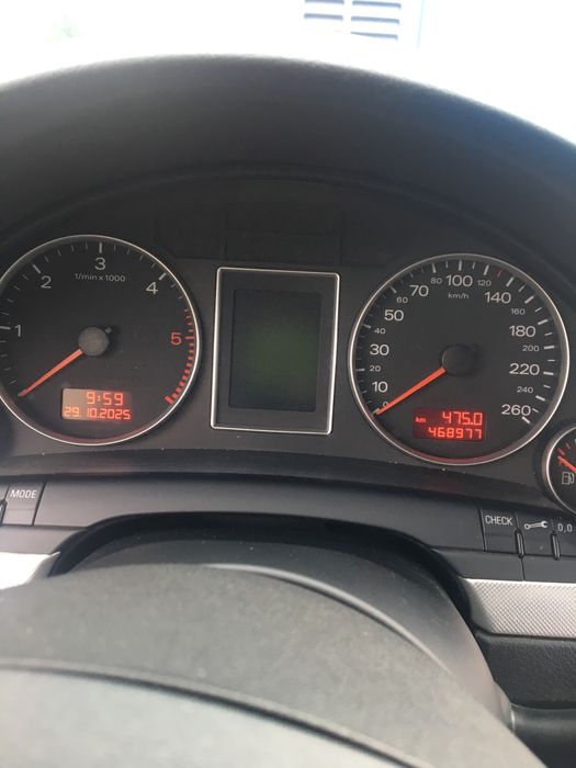 Продам Ауди а4 2006года универсал в хорошем состояние на ходу