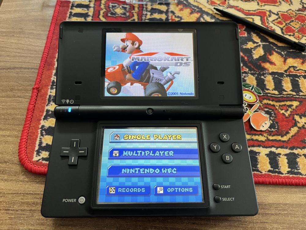 Nintendo Dsi Custom firmware z akcesoriami