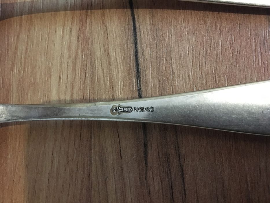 Stare sztućce 5 łyżek,i dwa różne widelce