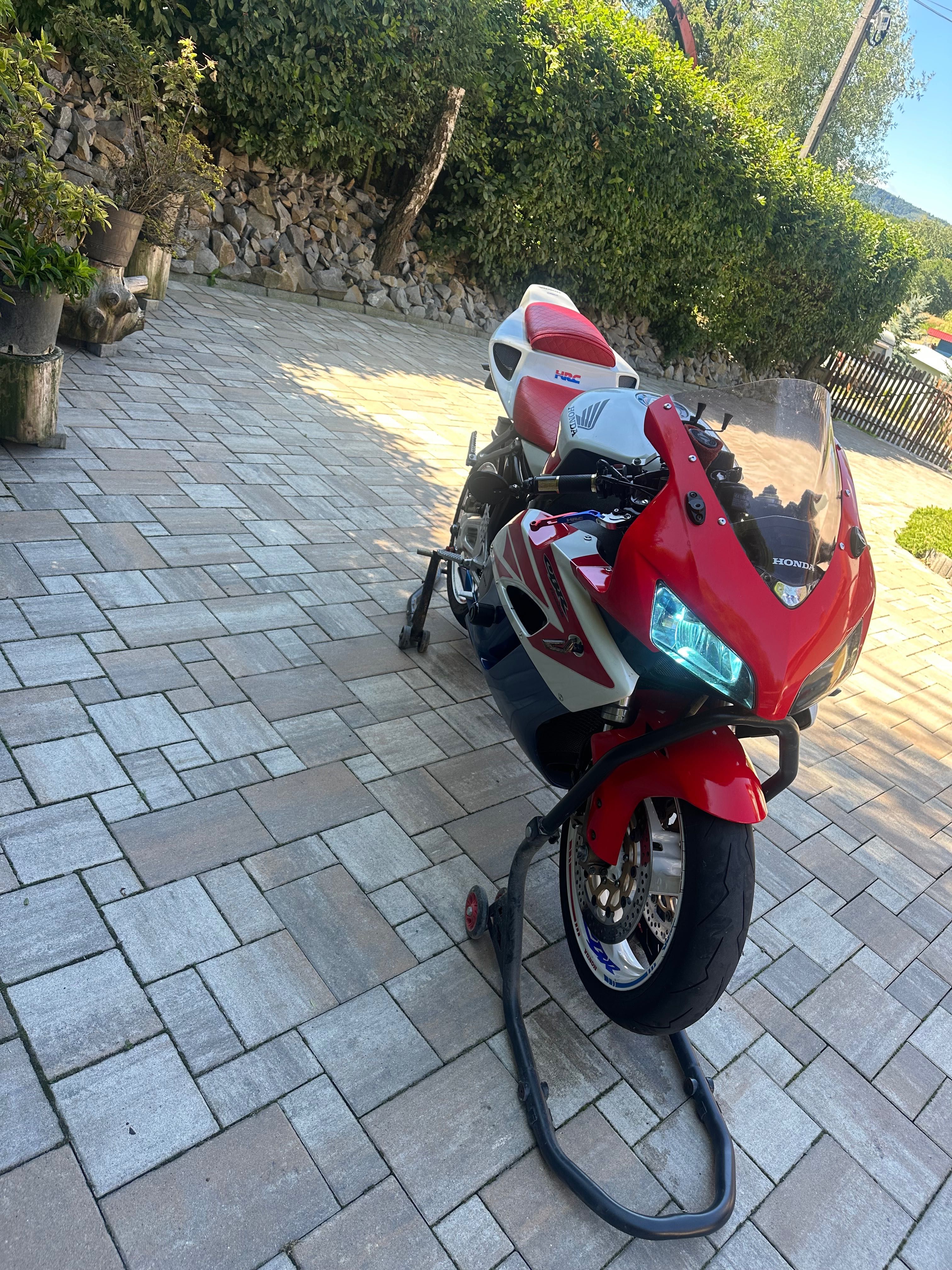 Honda CBR 1000rr sc 57