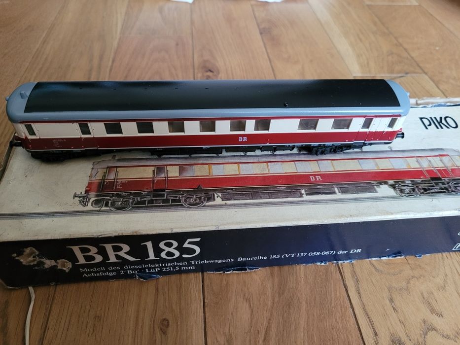 Jednostka samobieżna Piko Br195