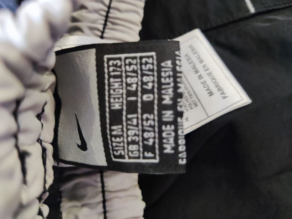Oryginalne spodnie dresowe Nike rozmiar M nieużywane