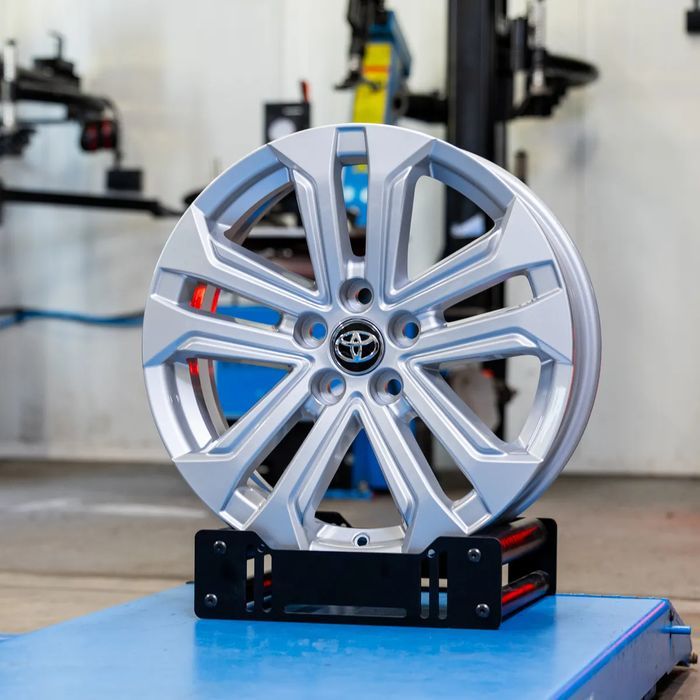 NOWE ORYGINALNE Felgi Toyota 18" Camry Avensis Auris Corolla Yaris Cr