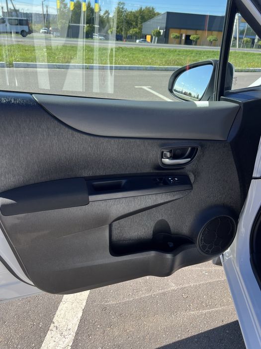 Toyota Yaris 2014р., офіційний автомобіль, без ДТП