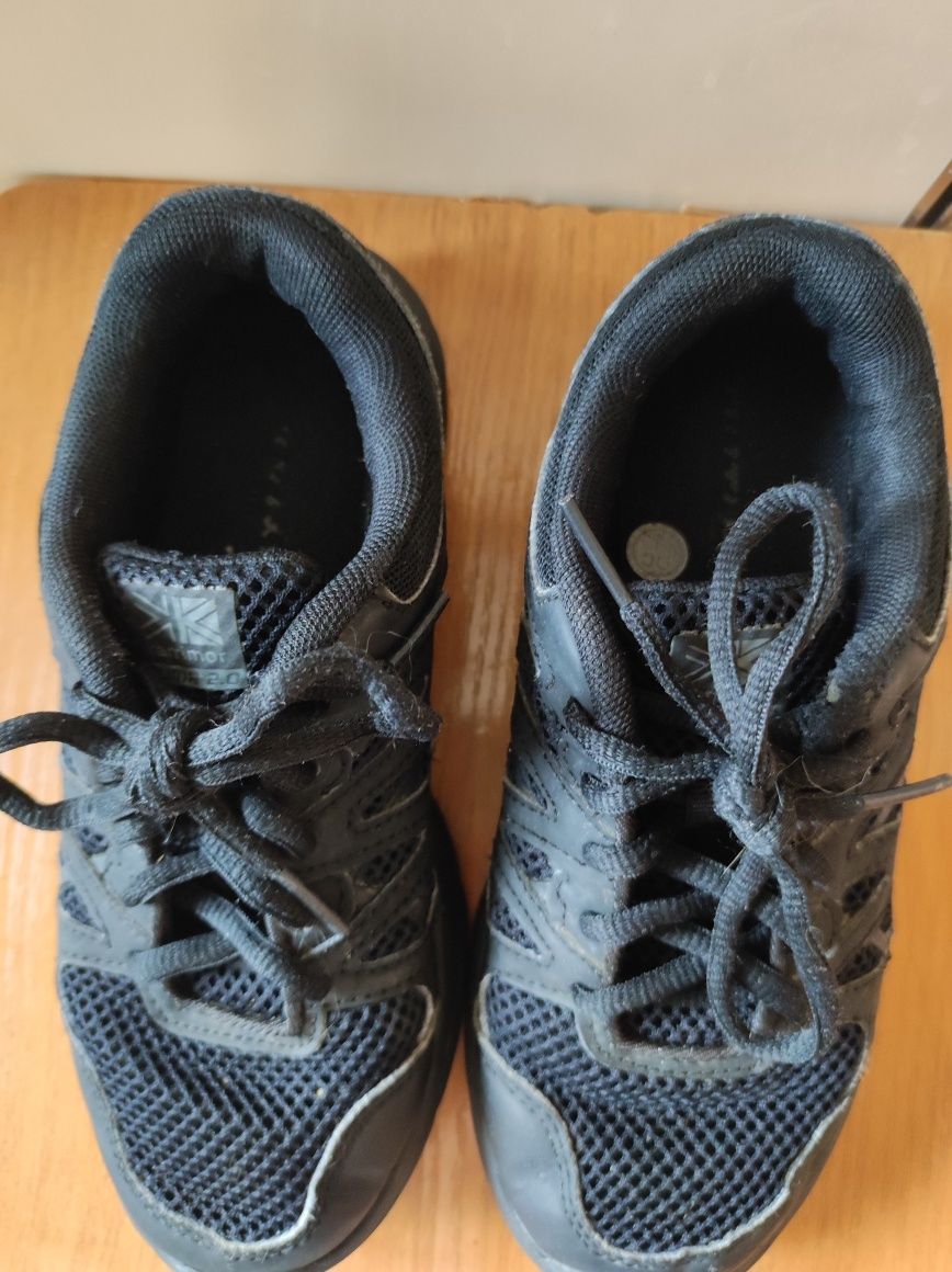 Чёрные кроссовки Karrimor, размер 33